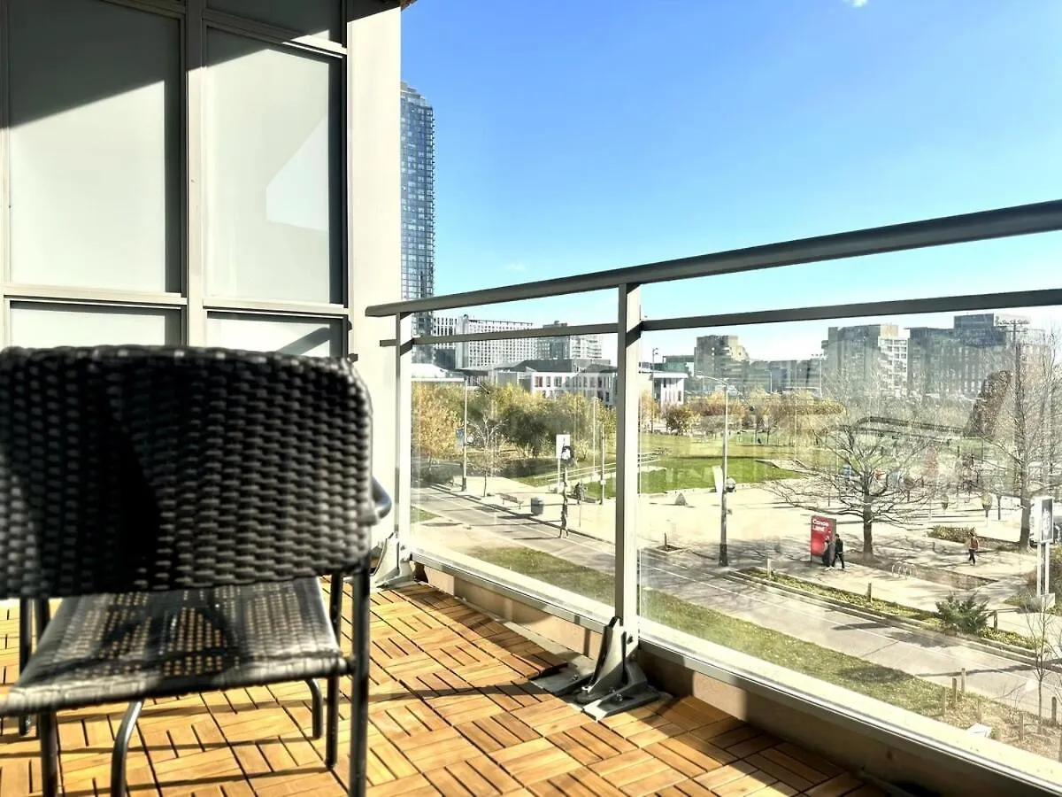 Spacious 2Bdrms & 2Baths With 3 Real Beds Toronto Apartamento