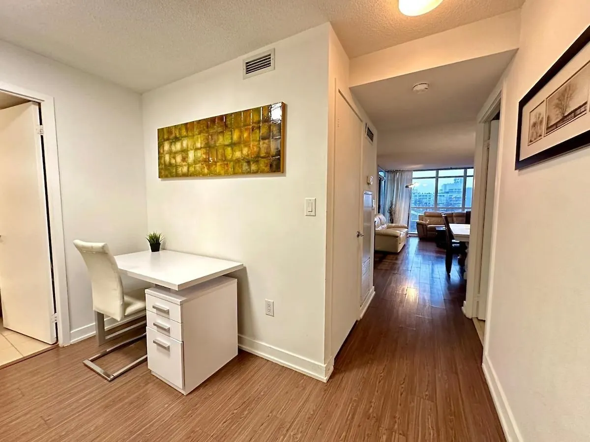 Spacious 2Bdrms & 2Baths With 3 Real Beds Toronto Apartment