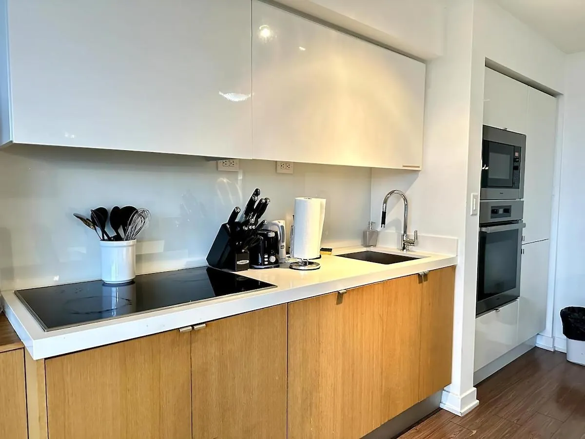 Spacious 2Bdrms & 2Baths With 3 Real Beds Toronto Canada