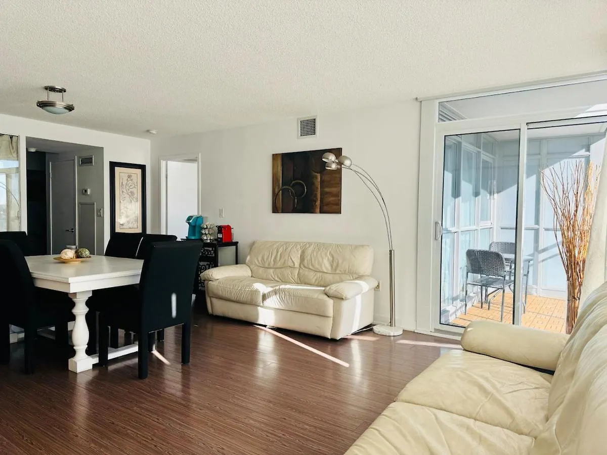 Spacious 2Bdrms & 2Baths With 3 Real Beds Toronto 0*,