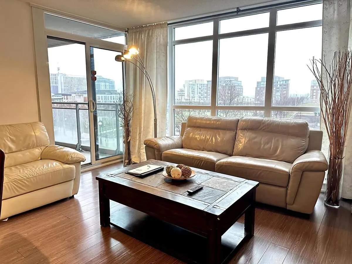 Spacious 2Bdrms & 2Baths With 3 Real Beds Toronto